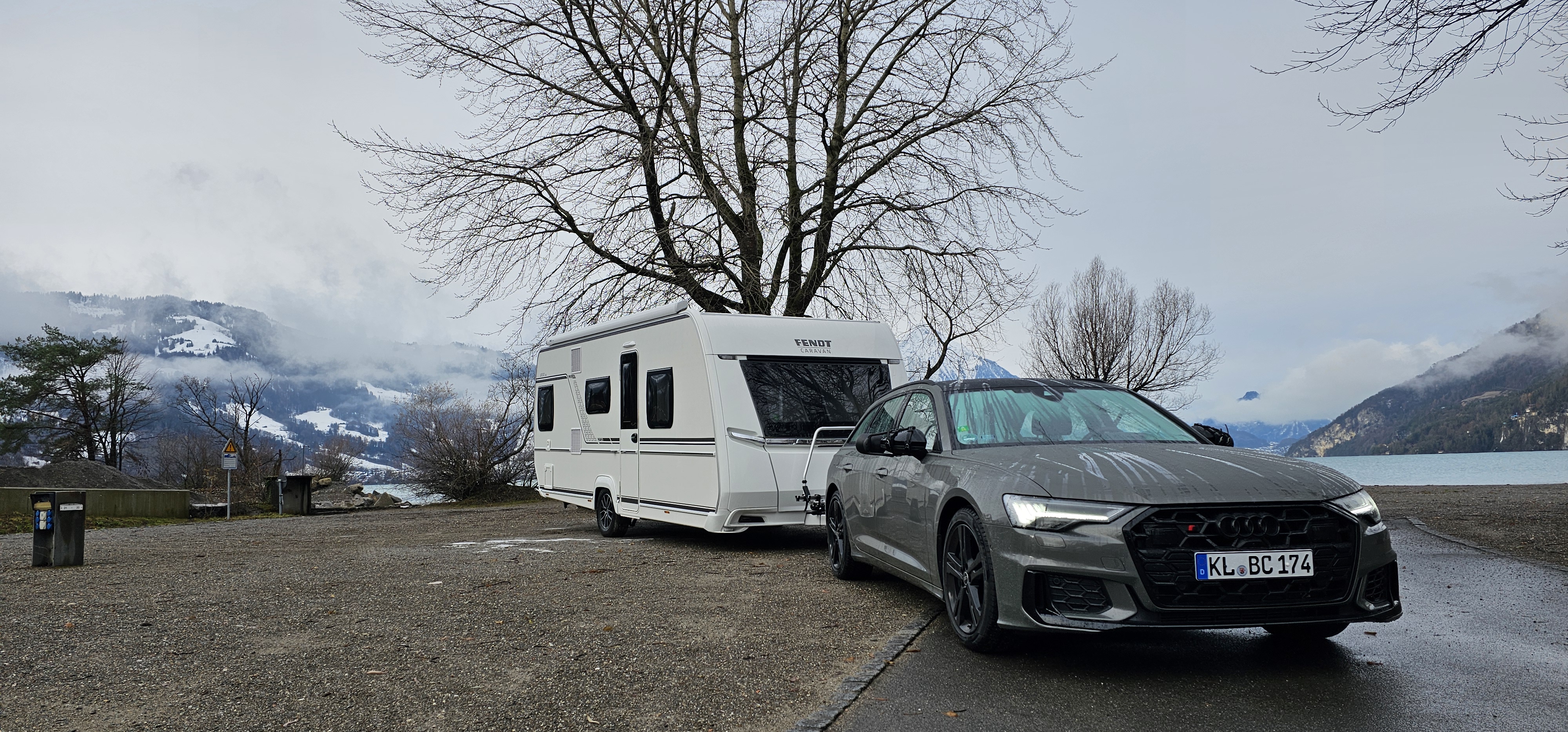 Caravan hitched up and ready to drive at the Nublatze pitch, last look across Lake Thun at the Niesen, December 2023