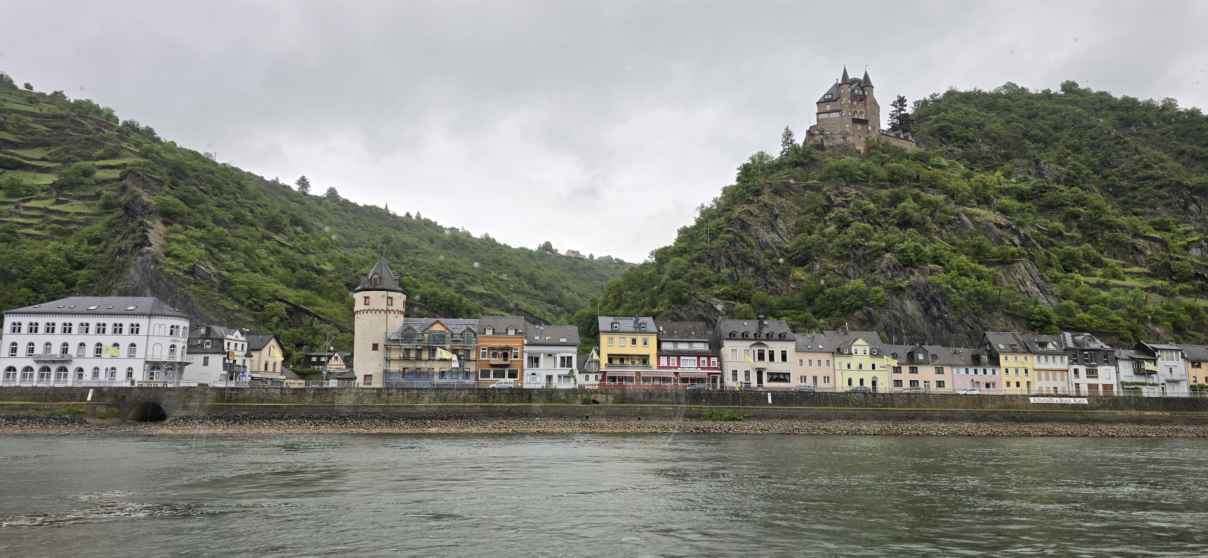 Burg Katz above St. Goarshausen waterfront seen from the KD cruise boat, southbound on the Rhine