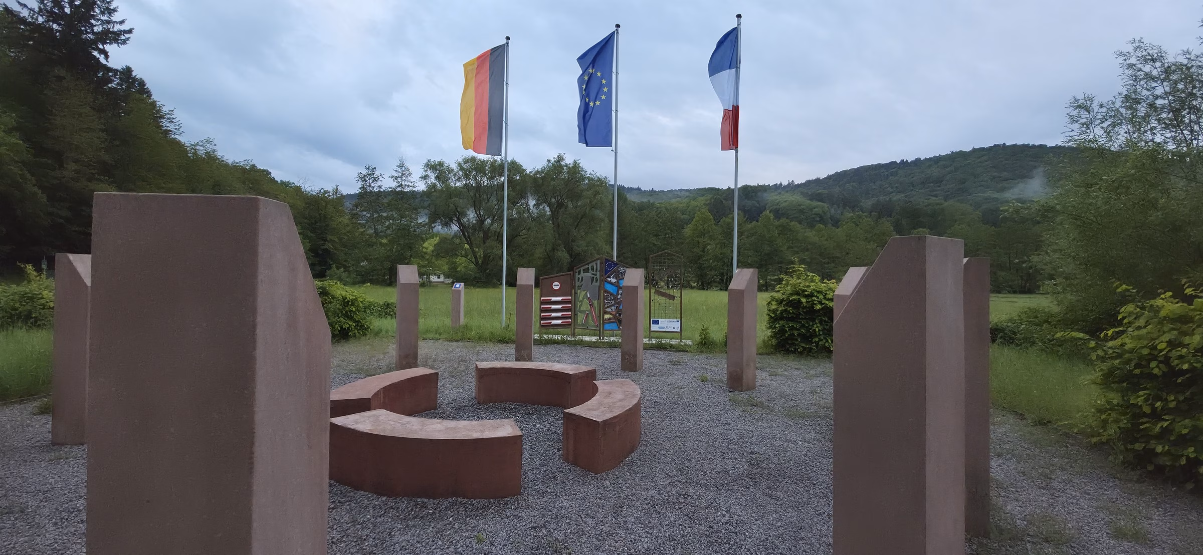 Europa-Denkmal Sankt Germanshof Day Trip: 1950 Border Crossing Monument